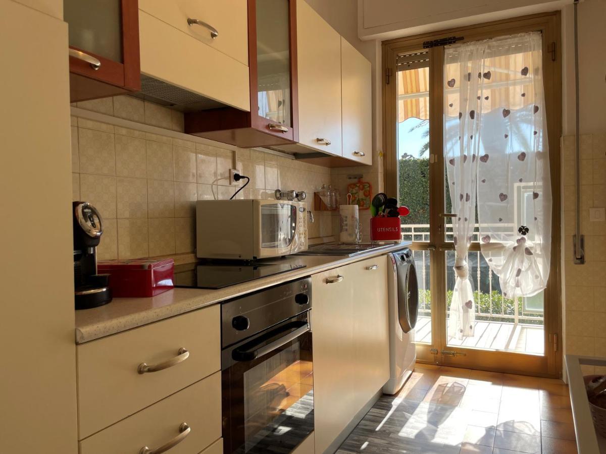 Le Palme 98 "Casa Vacanze" Λίντο ντι Καμαϊόρε Εξωτερικό φωτογραφία