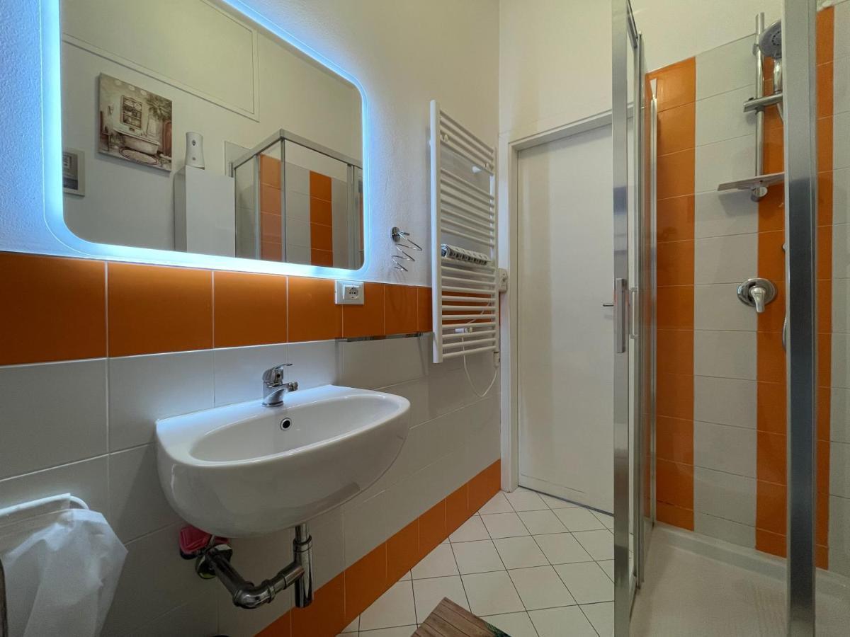 Le Palme 98 "Casa Vacanze" Λίντο ντι Καμαϊόρε Εξωτερικό φωτογραφία