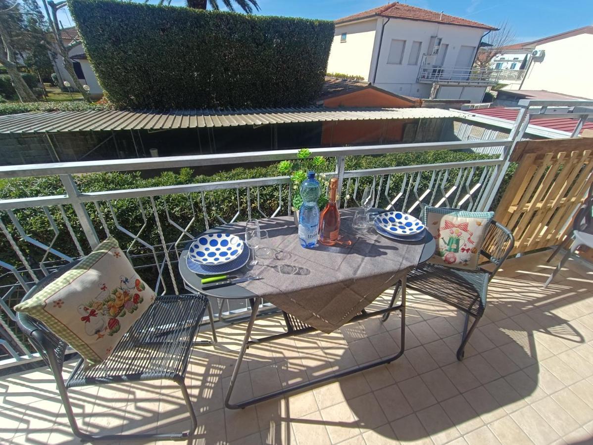 Le Palme 98 "Casa Vacanze" Λίντο ντι Καμαϊόρε Εξωτερικό φωτογραφία